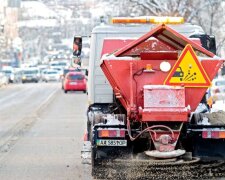 Ковзанка на дорогах: Київ накриє мокрий сніг та ожеледиця
