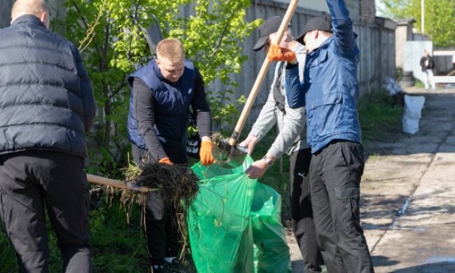 Очищення Києва від сміття — у кількох районах столиці прибрали стихійні сміттєзвалища