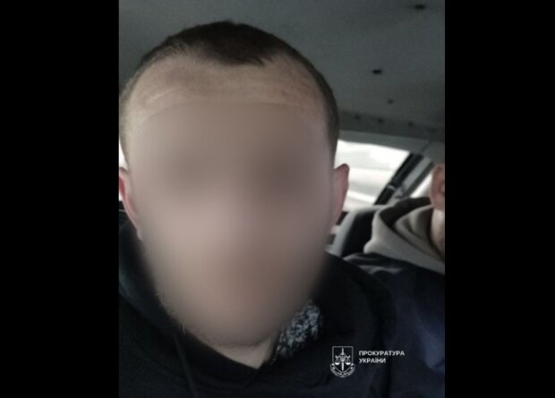 Киянин знайшов не ту роботу в Telegram: затримали за торгівлю наркотиками та шахрайство з пенсіонеркою