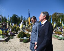 Блінкен вшанував пам'ять полеглих українських захисників на Берковецькому кладовищі