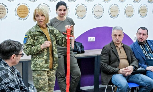 Знання, що рятують: бойові медики ЗСУ навчили київських комунальників такмеду