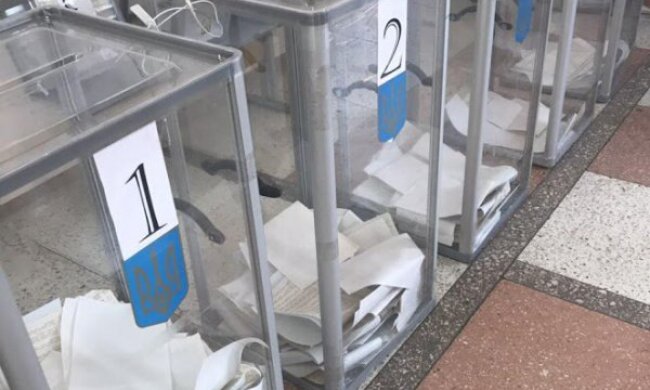 Екзит-пол: до Верховної Ради проходять 5 партій