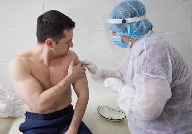 Володимир Зеленський піддався вакцинації від коронавірусу
