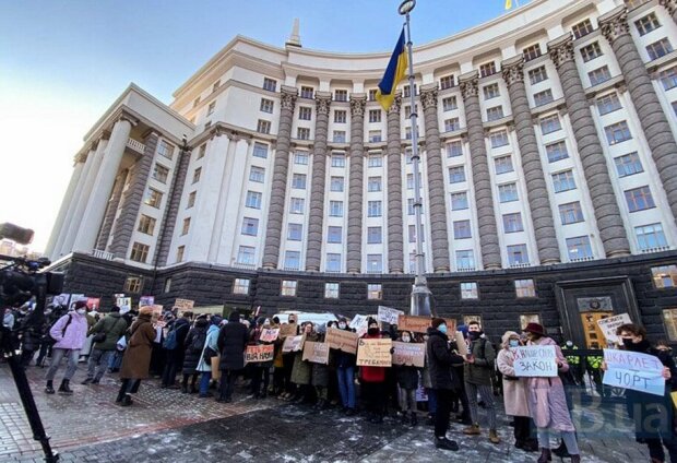 Масові протести студентів: активісти передали Шмигалю головну вимогу