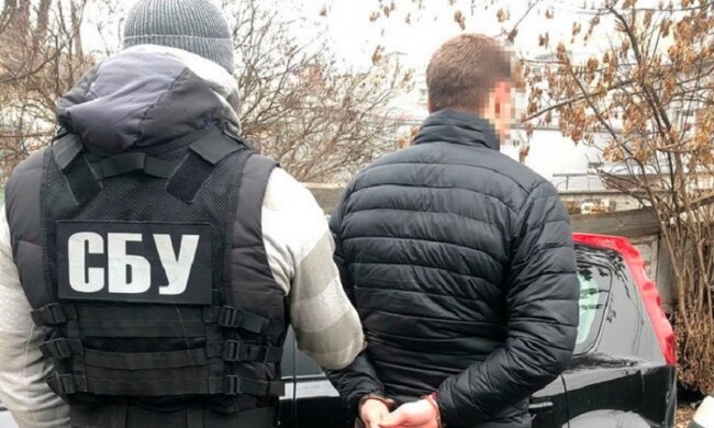 СБУ затримало старшого слідчого поліції Києва на вимаганні хабарів