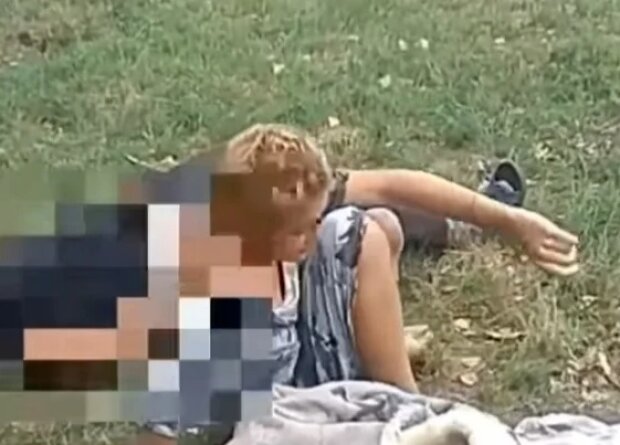 У Києві п’яна парочка влаштувала секс у парку серед білого дня
