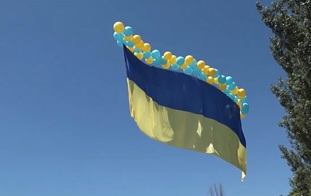 Український прапор запустили в небо в Москві (відео)