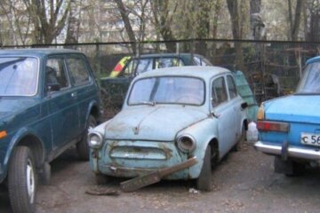 Київрада прибере з дворів покинуті автівки