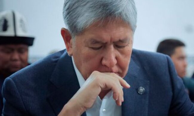 Експрезидент Киргизстану втік до Росії