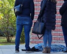 У Києві 13-річна дівчинка попрощалася з родичами та вистрибнула з вікна