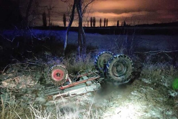 Під Києвом перекинувся трактор, у ДТП є жертви