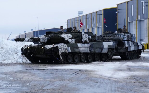 Польща відправить Україні 10 Leopard і ще 60 своїх танків: названо терміни