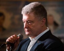 Порошенко пообіцяв повернути назви проспектів Шухевича і Бандери