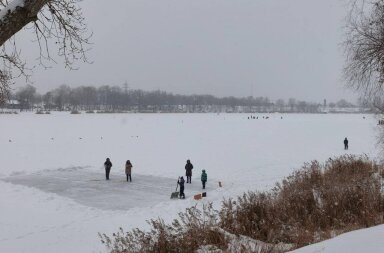 Крижана пастка: киян закликають негайно припинити прогулянки по льоду — Kyiv Lifeguard Service