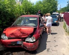 У Київській області підліток сів за кермо та скоїв ДТП, внаслідок якого водійка іншого авто отримала серйозні
