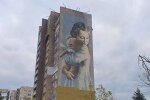 У Маріуполі окупанти руйнують мурал, який був символом трагедії війни