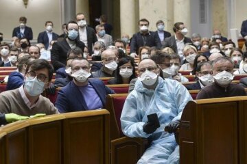 Рада схвалила антикризовий держбюджет: де відняли, куди віддали