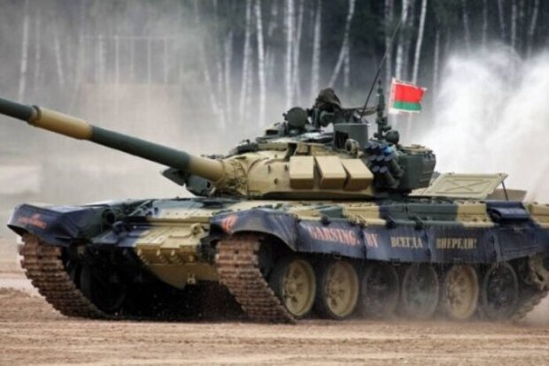 Білорусь перекинула до кордону з Литвою десятки танків