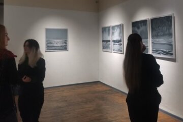 У Києві відкрили художню виставку «Напружений горизонт. Туга за Кримом»