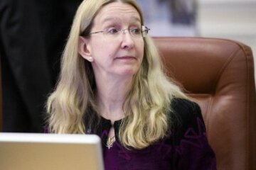 Супрун подала у відставку