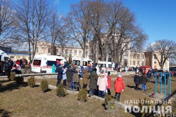 16 школярів госпіталізували: в школі на Київщині розпилили сльозогінний газ