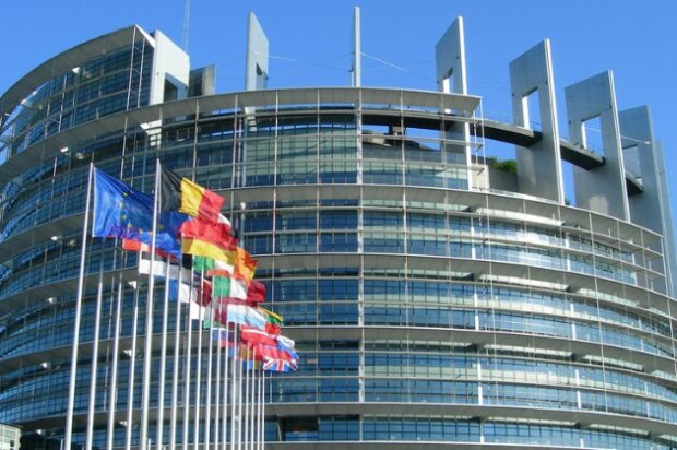 Європарламент проголосував за продовження безмитної торгівлі з Україною