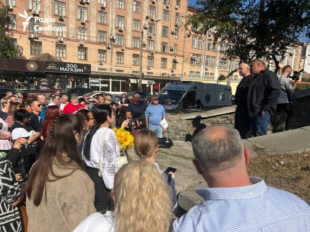 У Києві вшановують пам'ять жертв Бабиного Яру - в столиці люди йдуть Маршем Пам'яті