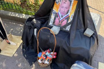 Після недавнього скандалу Гордона із людиною у військовій формі, його таки "поховали" на Хрещатику