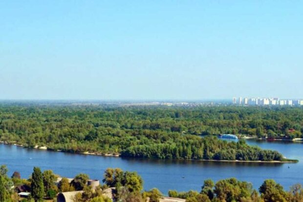Від Зеленського вимагають зберегти та відновити водний стадіон у Києві