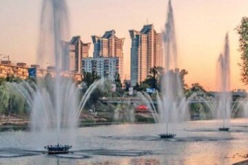 Негода “вимкнула” Русанівські фонтани