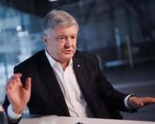 Порошенко вдруге не з’явився на допит