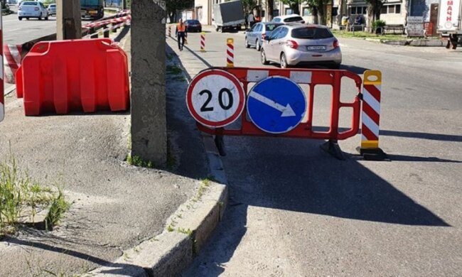 На ремонті доріг під Києвом розікрали майже 500 тисяч