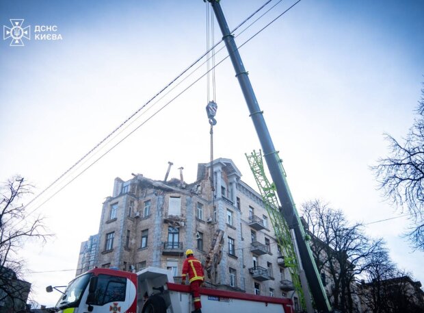 Рятувальні роботи в пошкодженому житловому будинку в центрі Києва завершені