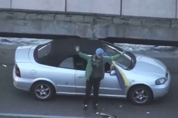 «Мінера» столичного мосту Метро переведуть до психлікарні
