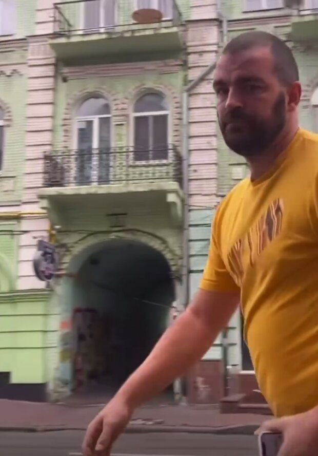 Таксист висадив пасажирок у Києві нібито за прохання "обслуговувати українською мовою"