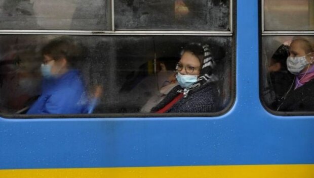 На Київщині заборонять проїзд у громадському транспорті без COVID-сертифіката або тесту