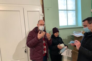 В заклади охорони здоров’я по всій Україні передадуть 10 млн медичних масок