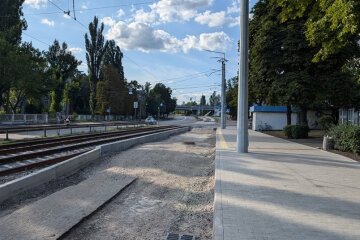 Під час ремонту вулиці Кирилівської в Києві облаштовують першу зупинку трамвая віденського типу