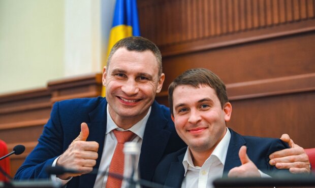 Мали винятково службовий характер — чиновник КМДА виправдався після вручення підозри