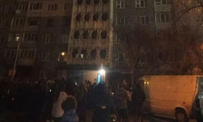 В Києві горіла багатоповерхівка, є загиблі та госпіталізовані
