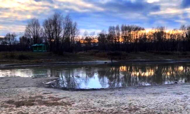 В наступному році почнуть рятувати озеро Синє на Виноградарі