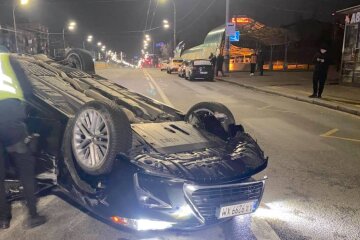 Загинув лейтенант поліції: з’явилися нові подробиці ДТП з переворотом у Києві