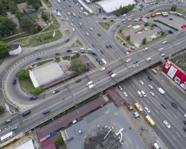 Будівництво Шулявського мосту: рух автотранспорту відновлять в грудні