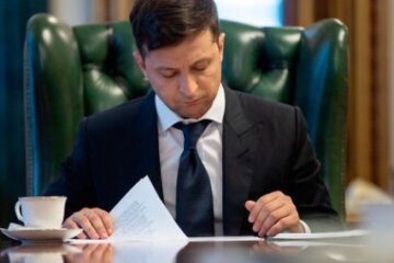 Банкова натякнула: закон про імпічмент не підпишуть