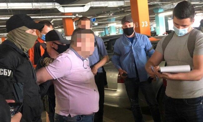 У Києві затримали шахрая, який продавав посаду начальника управління у Нацбанку