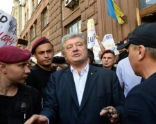 Порошенко на допитах: у кого які інтереси