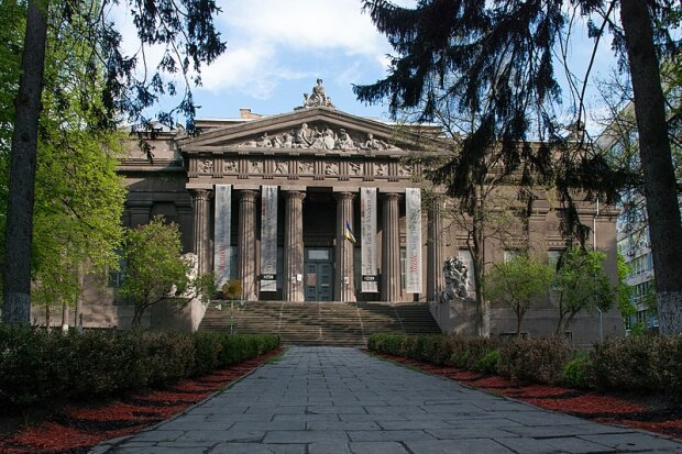 Національний художній музей та інші: Мінкульт обіцяє відновити 100 культурних об’єктів
