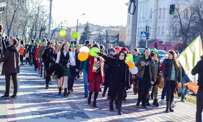 З піснями, танцями: в Києві кличуть на Парад до Дня Святого Патрика