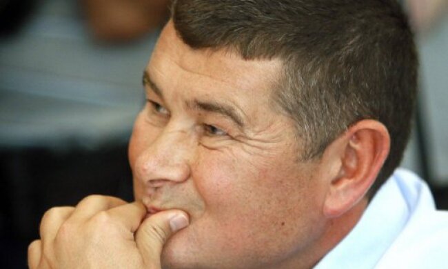 Утікач Онищенко збирається в Україну