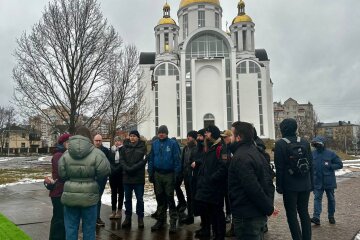 До Бучі, що на Київщині, завітали іноземні меценати, що допомагають Україні — побачили на власні очі злочини росіян